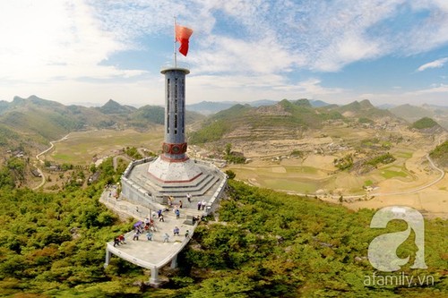 Флаговая башня Лунгку – крайняя северная точка Вьетнама - ảnh 2